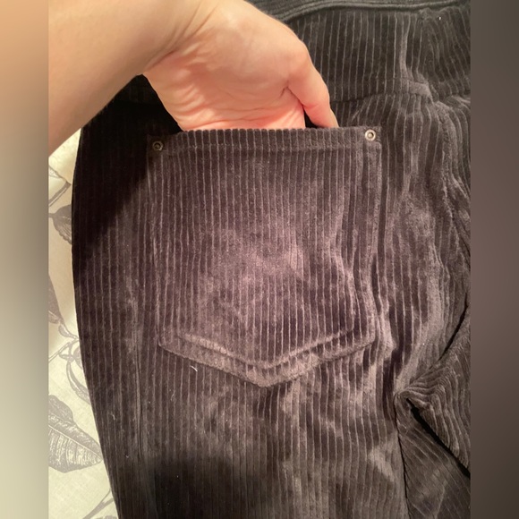 HUE Dark Gray Charcoal Corduroy Mid Rise Stretchy Jeggings Leggings Size Large - Picture 7 of 12